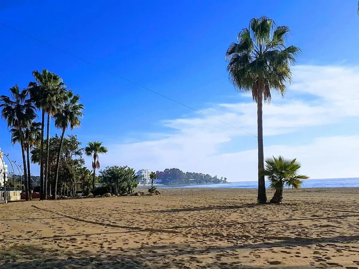 Apartamentos Cristamar Centro Y Playa エステポナ